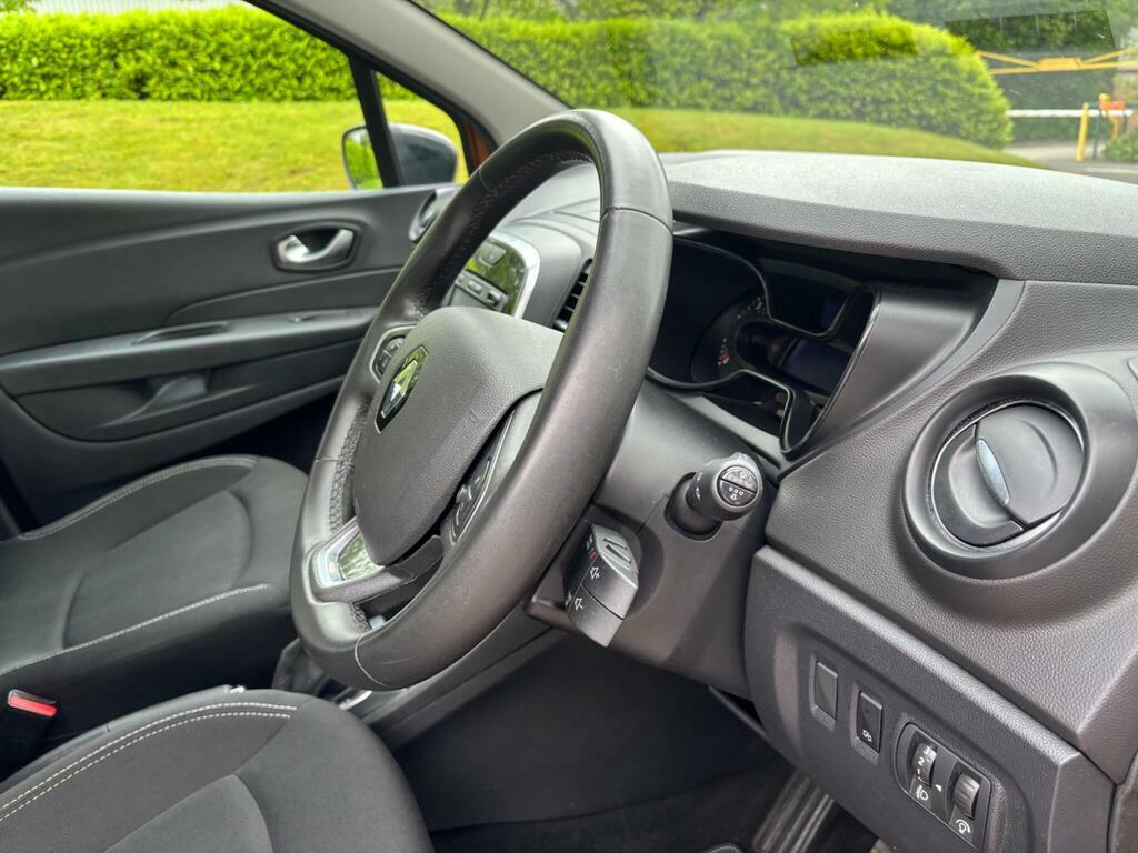 Renault Captur 1.5 Iconic Dci 89 Bhp Red #41