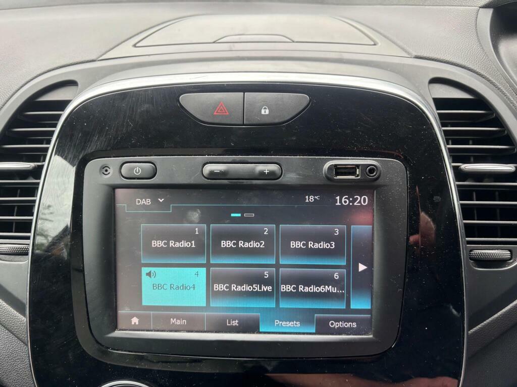 Renault Captur 1.5 Iconic Dci 89 Bhp Red #34