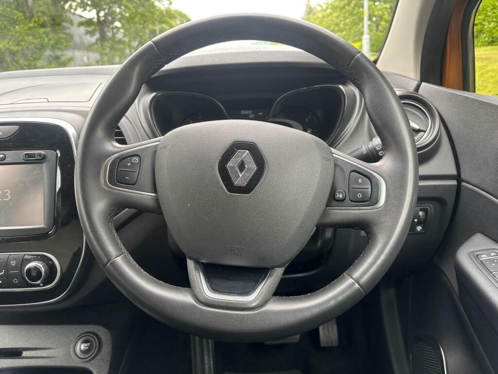Renault Captur 1.5 Iconic Dci 89 Bhp Red #30