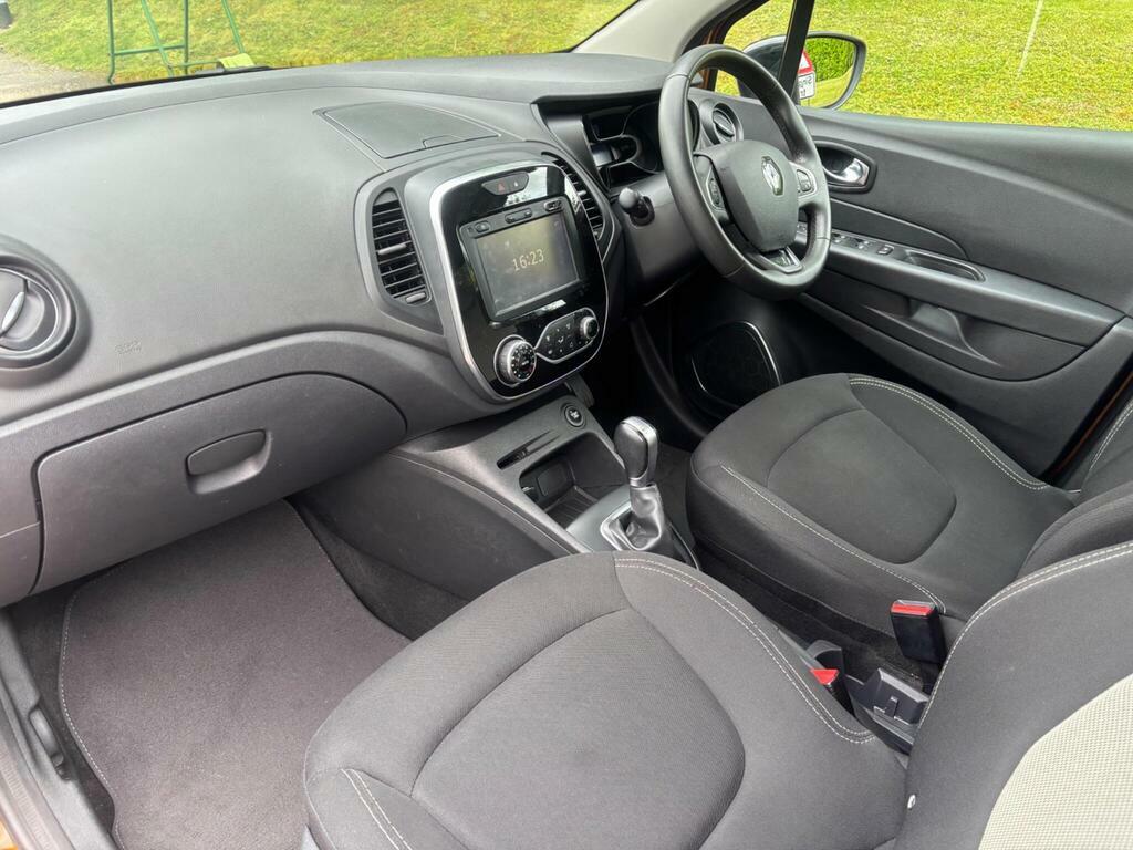 Renault Captur 1.5 Iconic Dci 89 Bhp Red #25