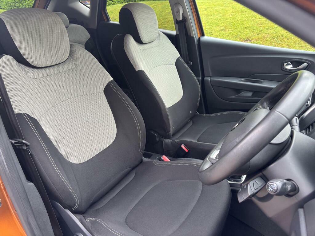 Renault Captur 1.5 Iconic Dci 89 Bhp Red #18