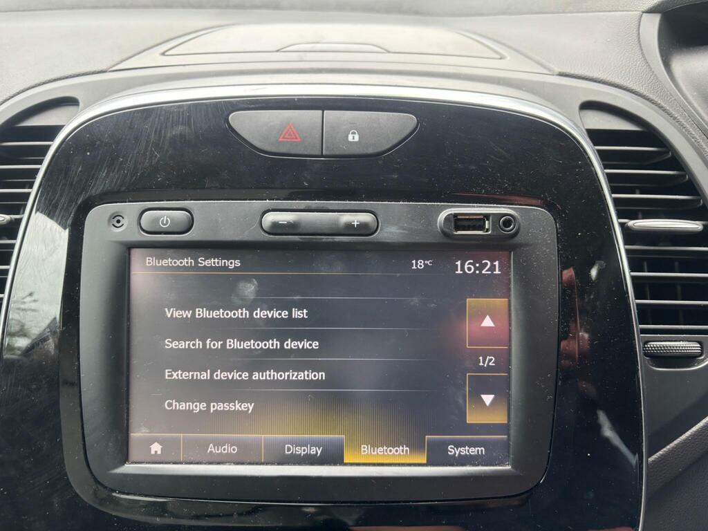 Renault Captur 1.5 Iconic Dci 89 Bhp Red #36