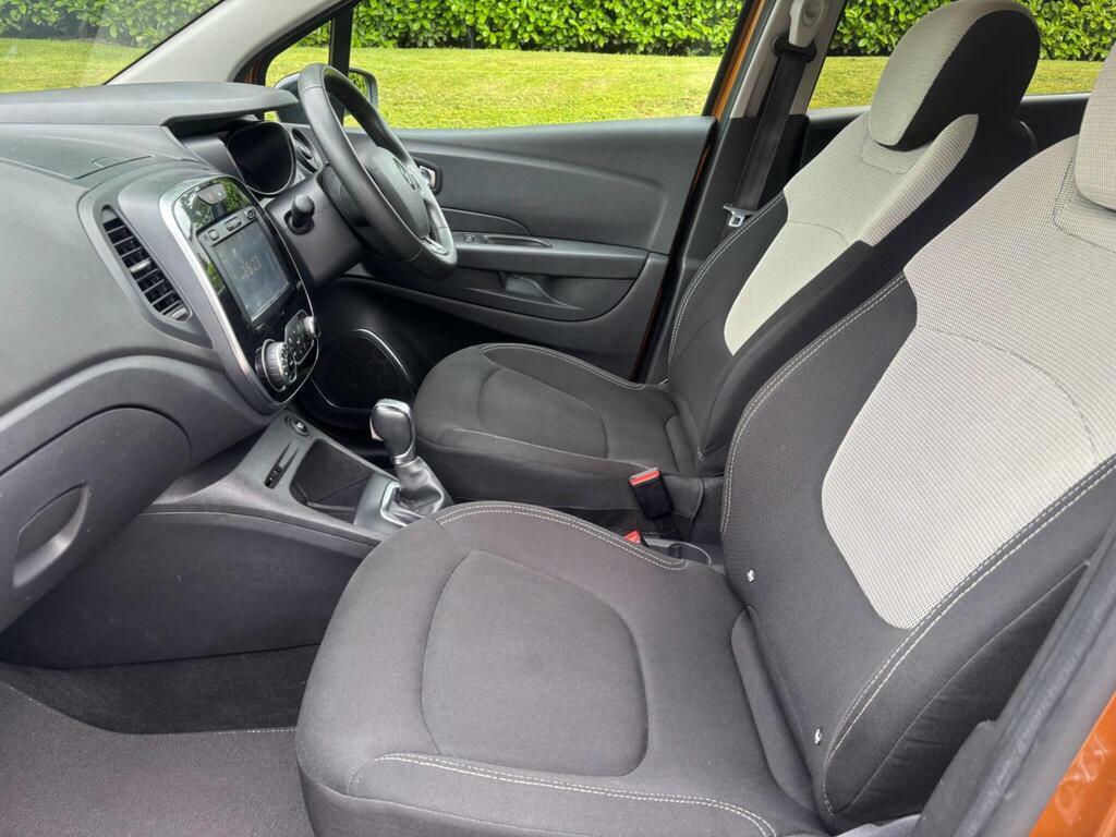 Renault Captur 1.5 Iconic Dci 89 Bhp Red #24