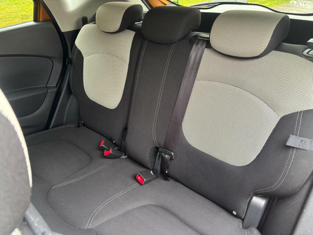 Renault Captur 1.5 Iconic Dci 89 Bhp Red #27