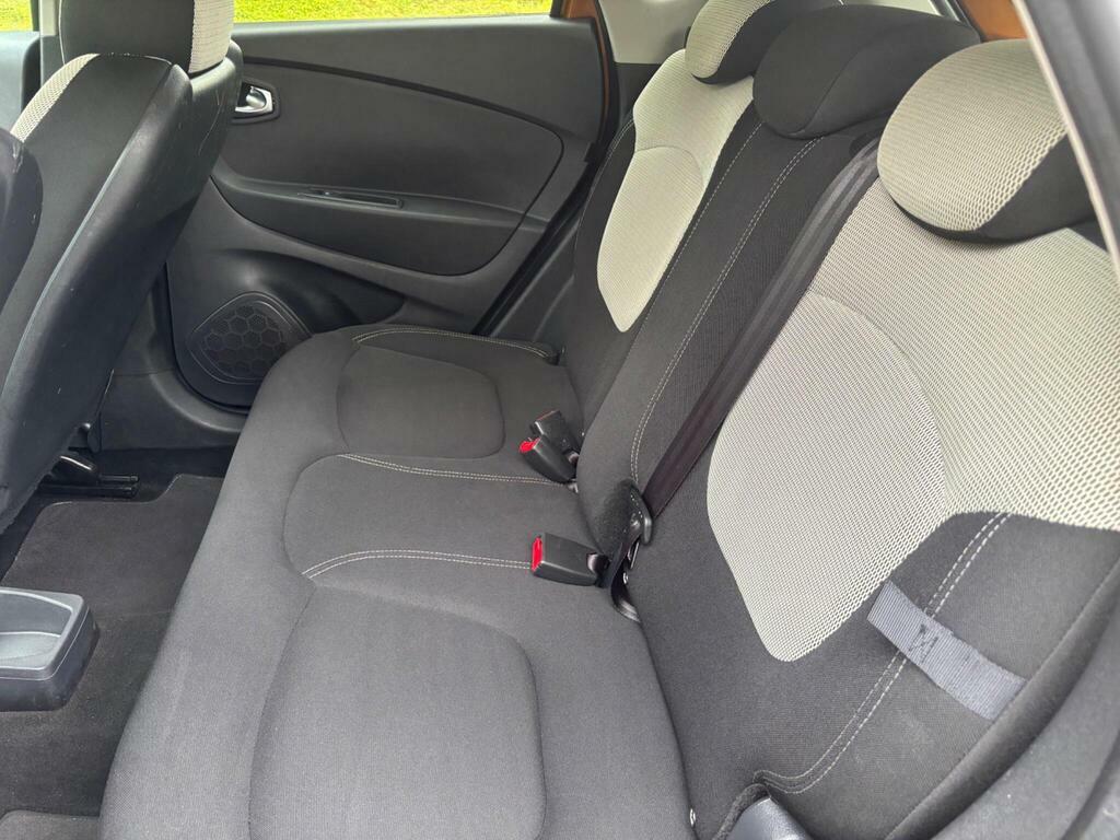 Renault Captur 1.5 Iconic Dci 89 Bhp Red #26