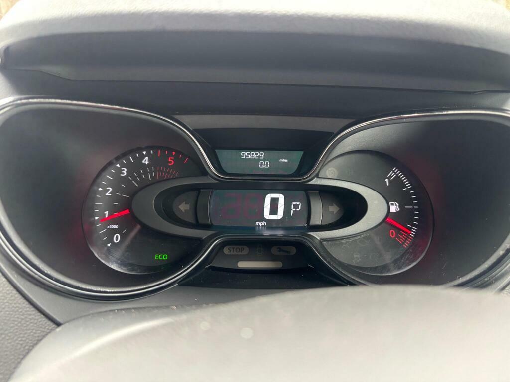 Renault Captur 1.5 Iconic Dci 89 Bhp Red #42