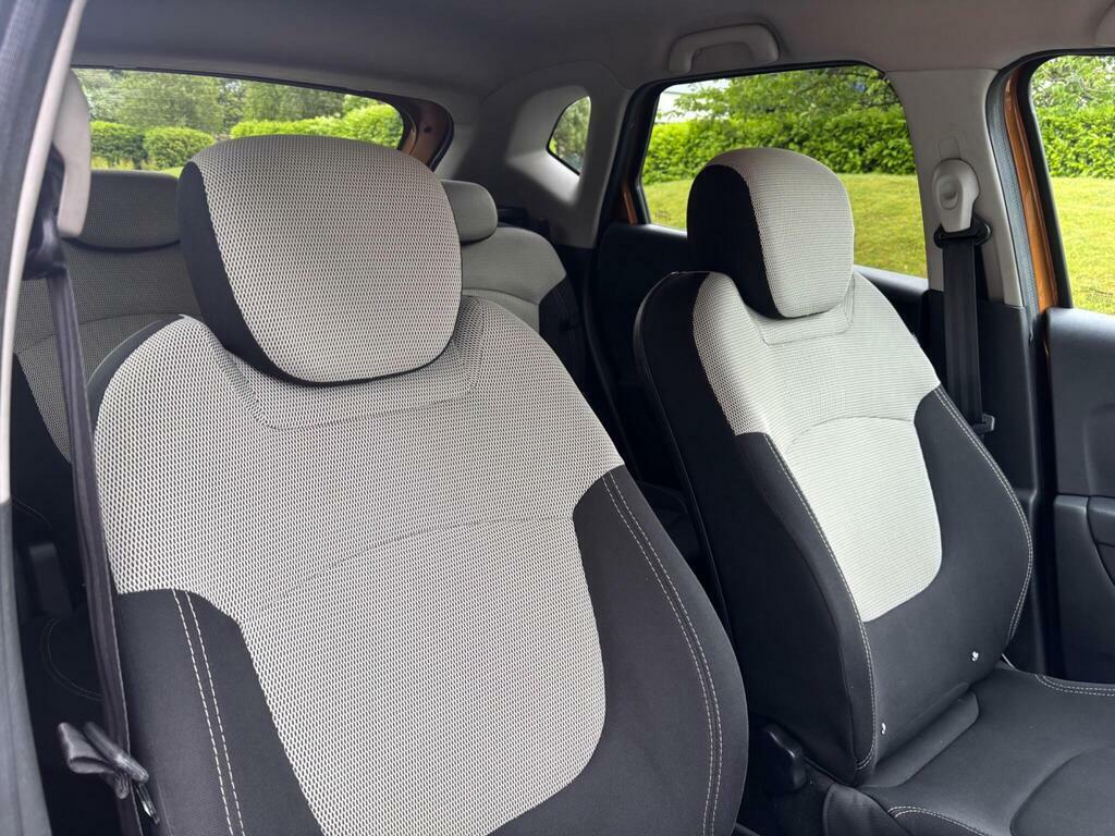 Renault Captur 1.5 Iconic Dci 89 Bhp Red #20