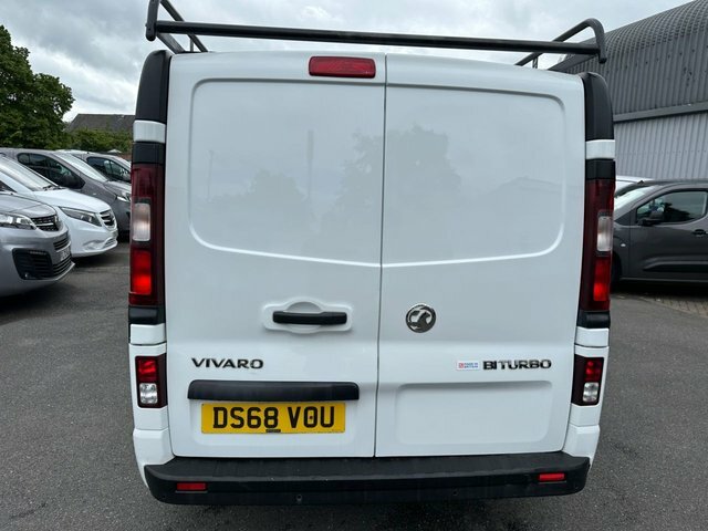 Vauxhall Vivaro 1.6 Cdti 2900 Biturbo DS68VOU White #4