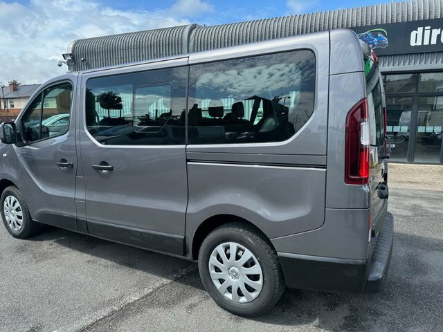 Renault Trafic 1.6 Dci 27 Sport EJ68XOZ Grey #3
