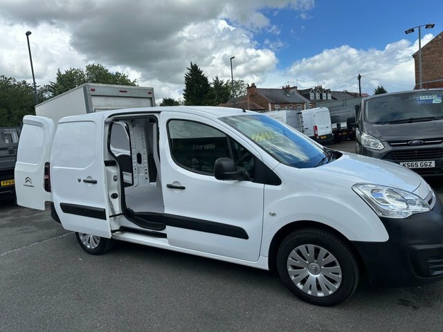 Citroen Berlingo 1.6 Bluehdi 750 LX MV18YLX White #2