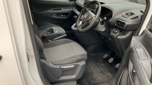 Vauxhall Combo 1.5 Turbo D 2300 White #5