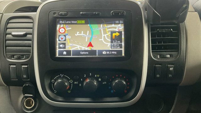 Renault Trafic 1.6 Dci 27 White #9