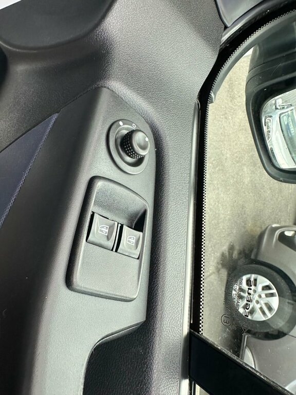 Vauxhall Vivaro   #12