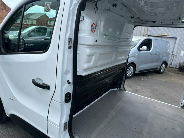Vauxhall Vivaro   #22