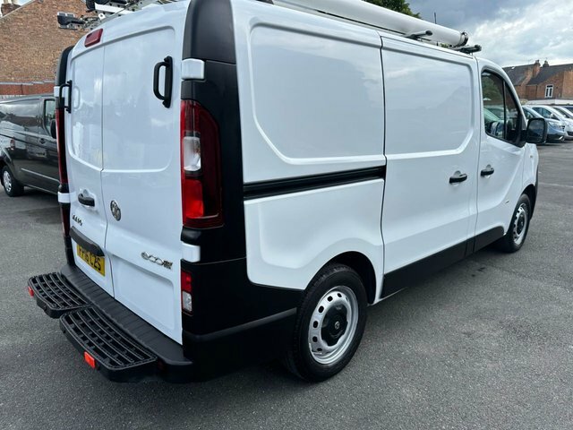 Vauxhall Vivaro   #28