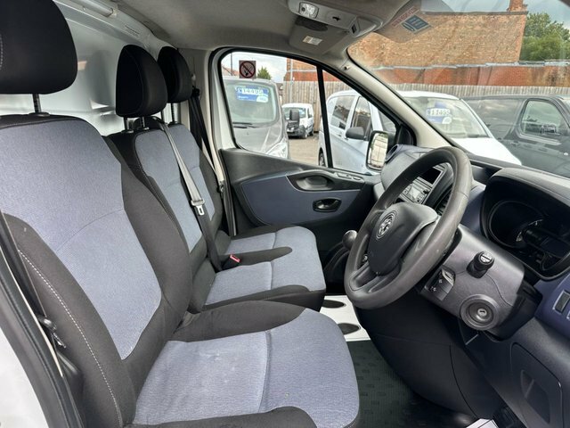 Vauxhall Vivaro   #9