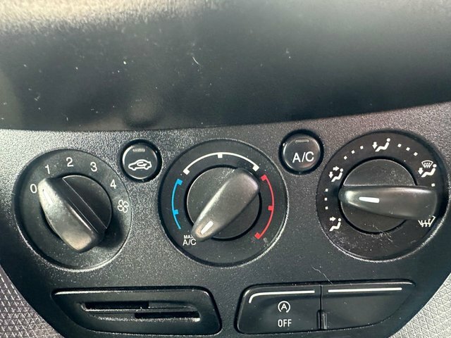 Ford Transit Connect Connect 1.6 200 Limited Pv 114 Bhp Black #8