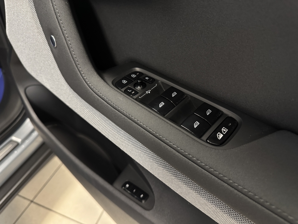 Polestar 2 170Kw 69Kwh Standard Range Sm Plus Silver #24