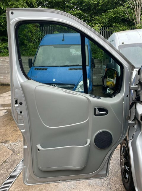Vauxhall Vivaro Panel Van 2700Cdti Swb Shr Pv Sportive 2009 Silver #27