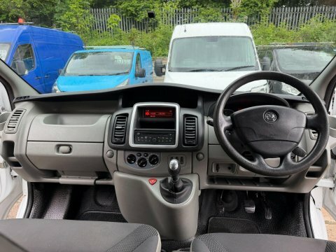 Vauxhall Vivaro 2.0 Low Miles Silver #25