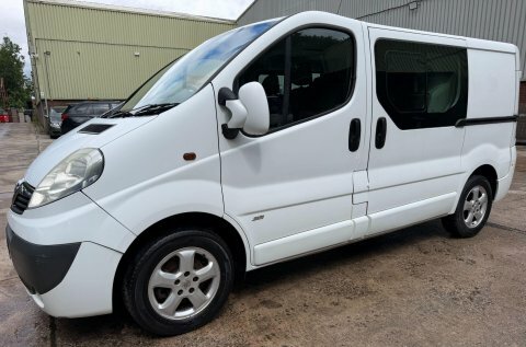 Vauxhall Vivaro 2.0 Low Miles Silver #7