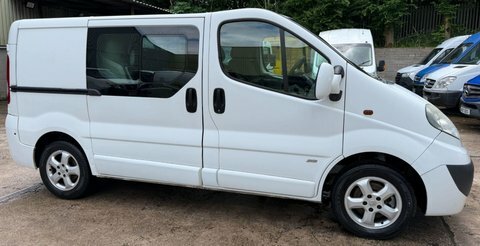 Vauxhall Vivaro 2.0 Low Miles Silver #19