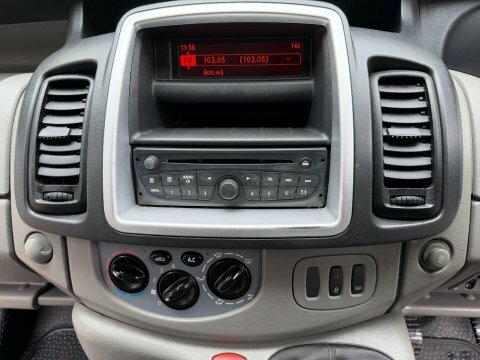 Vauxhall Vivaro 2.0 Low Miles Silver #30