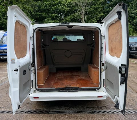 Vauxhall Vivaro 2.0 Low Miles Silver #33