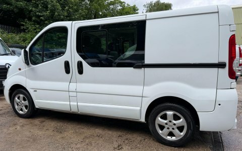 Vauxhall Vivaro 2.0 Low Miles Silver #9