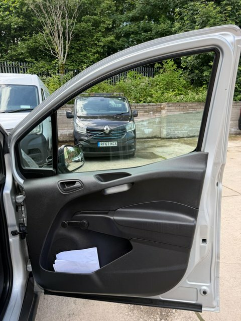 Ford Transit Courier 1.5 Tdci 100Ps Limited Van 6 Speed White #22