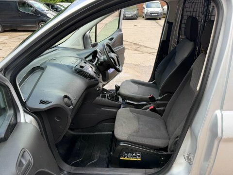 Ford Transit Courier 1.5 Tdci 100Ps Limited Van 6 Speed White #17
