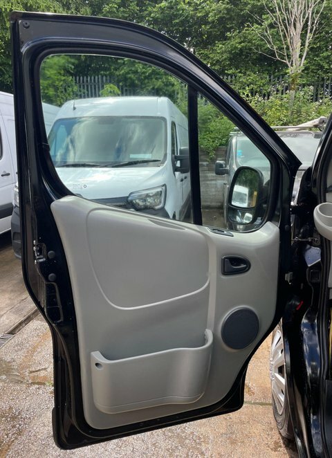 Renault Trafic Combi Van 2.0 Td Dci Ll29 Crew Van 200959 Grey #27