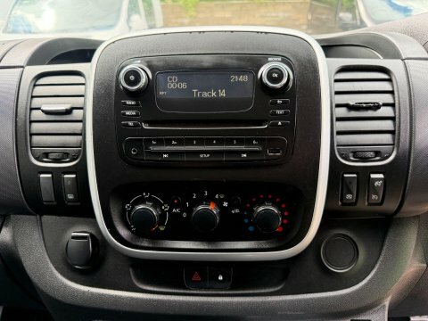 Vauxhall Vivaro Panel Van White #23