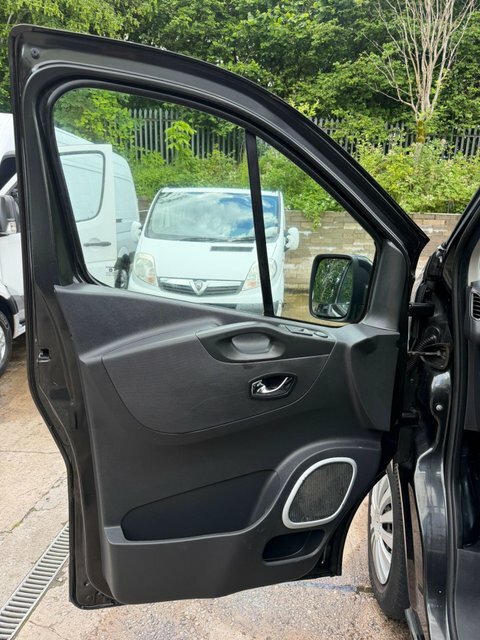 Vauxhall Vivaro Panel Van White #25