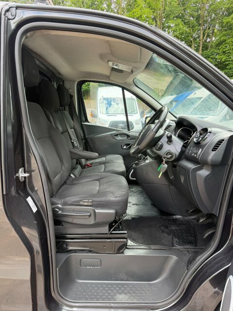 Vauxhall Vivaro Panel Van White #21