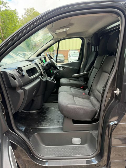 Vauxhall Vivaro Panel Van White #26