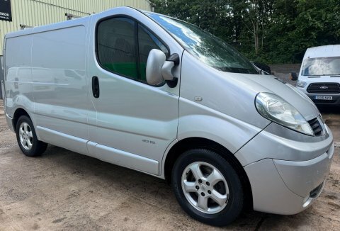 Renault Trafic 2.0 Dci Sl27 Silver