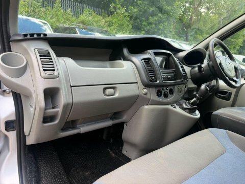 Renault Trafic White #25