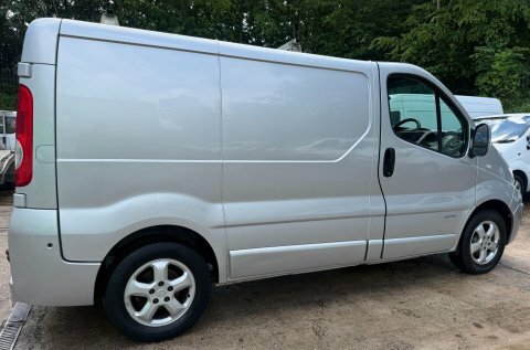 Renault Trafic White #19