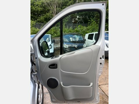 Renault Trafic Sl27dci 115 Sport Sat Nav Van Euro 5 Silver #64