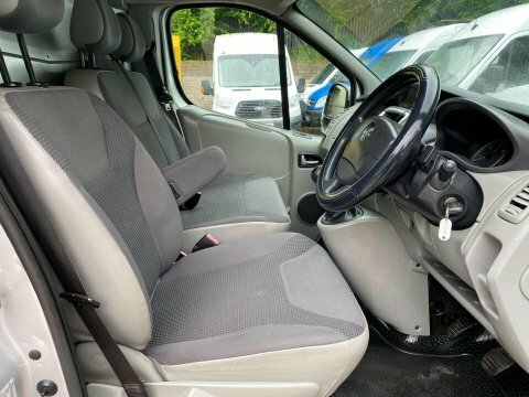 Vauxhall Vivaro Panel Van 2.0 Cdti 2700 Panel Van Tecshift Swb White #17