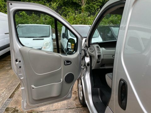 Vauxhall Vivaro Panel Van 2.0 Cdti 2700 Panel Van Tecshift Swb White #27