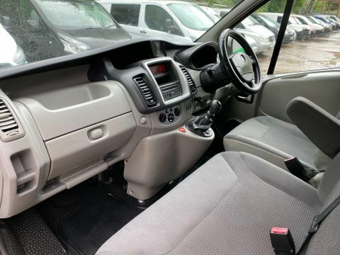 Vauxhall Vivaro Panel Van 2.0 Cdti 2700 Panel Van Tecshift Swb White #30