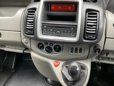 Vauxhall Vivaro Panel Van 2.0 Cdti 2700 Panel Van Tecshift Swb White #20