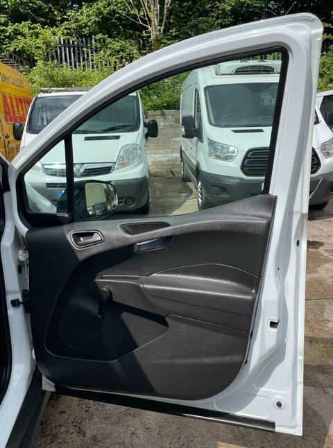 Ford Transit Courier 1.0 Ecoboost Trend L1 Euro 6 White #18