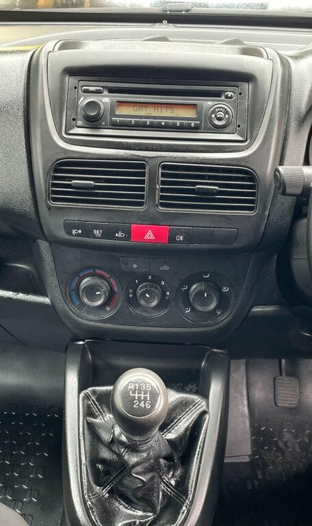 Vauxhall Combo 1.6 Cdti 2300 16V Fwd L2 H1 Ss White #25