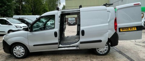 Vauxhall Combo 1.6 Cdti 2300 16V Fwd L2 H1 Ss White #15