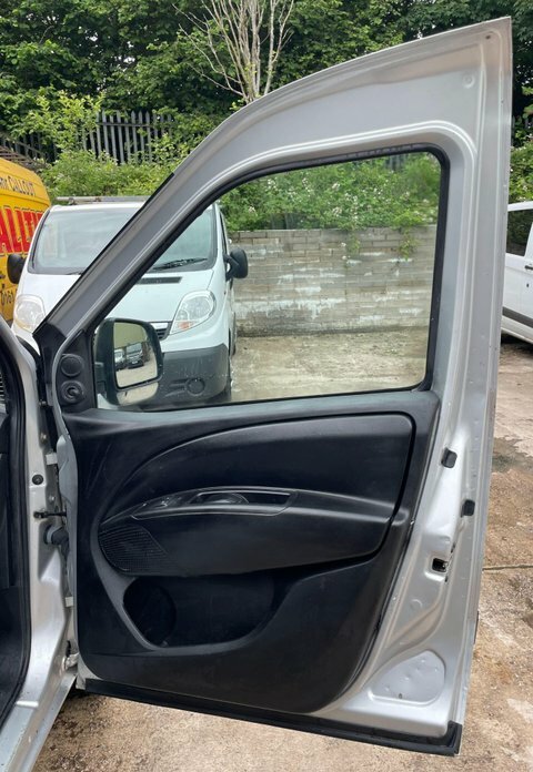 Vauxhall Combo 1.6 Cdti 2300 16V Fwd L2 H1 Ss White #20
