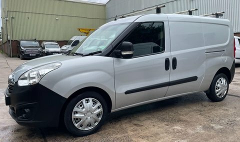 Vauxhall Combo 1.6 Cdti 2300 16V Fwd L2 H1 Ss White #17