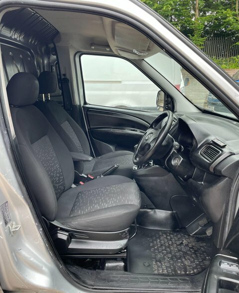 Vauxhall Combo 1.6 Cdti 2300 16V Fwd L2 H1 Ss White #21